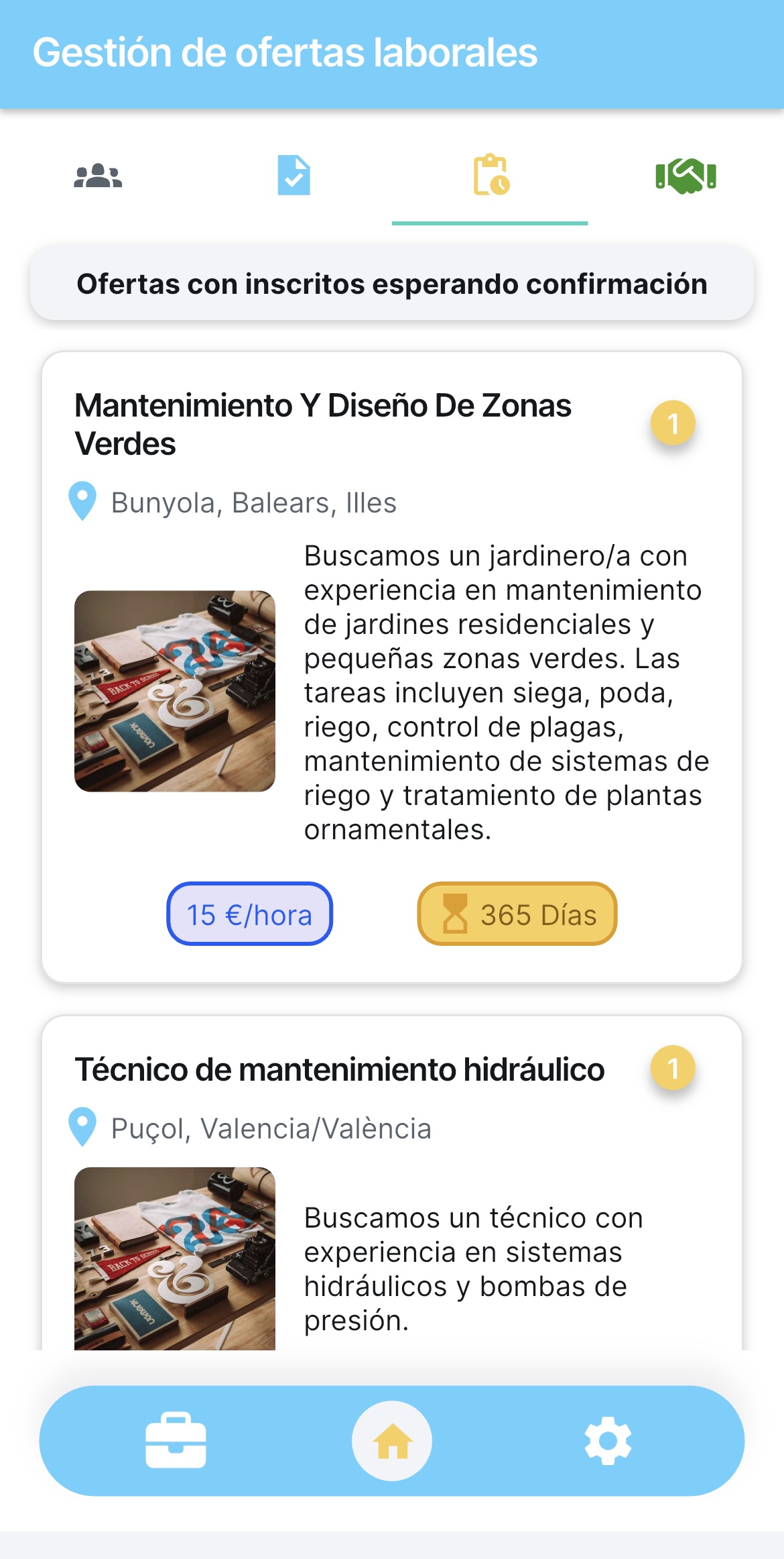Profesional inscribiéndose a ofertas en ConectaPRO